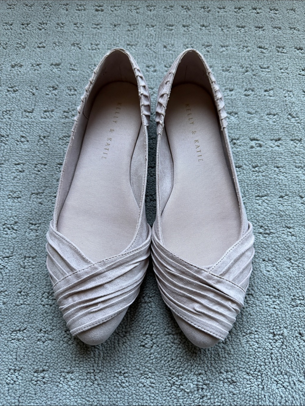 Kelly & Katie Light Gray Pointed Toe Pleated Ballet Flats Size 7